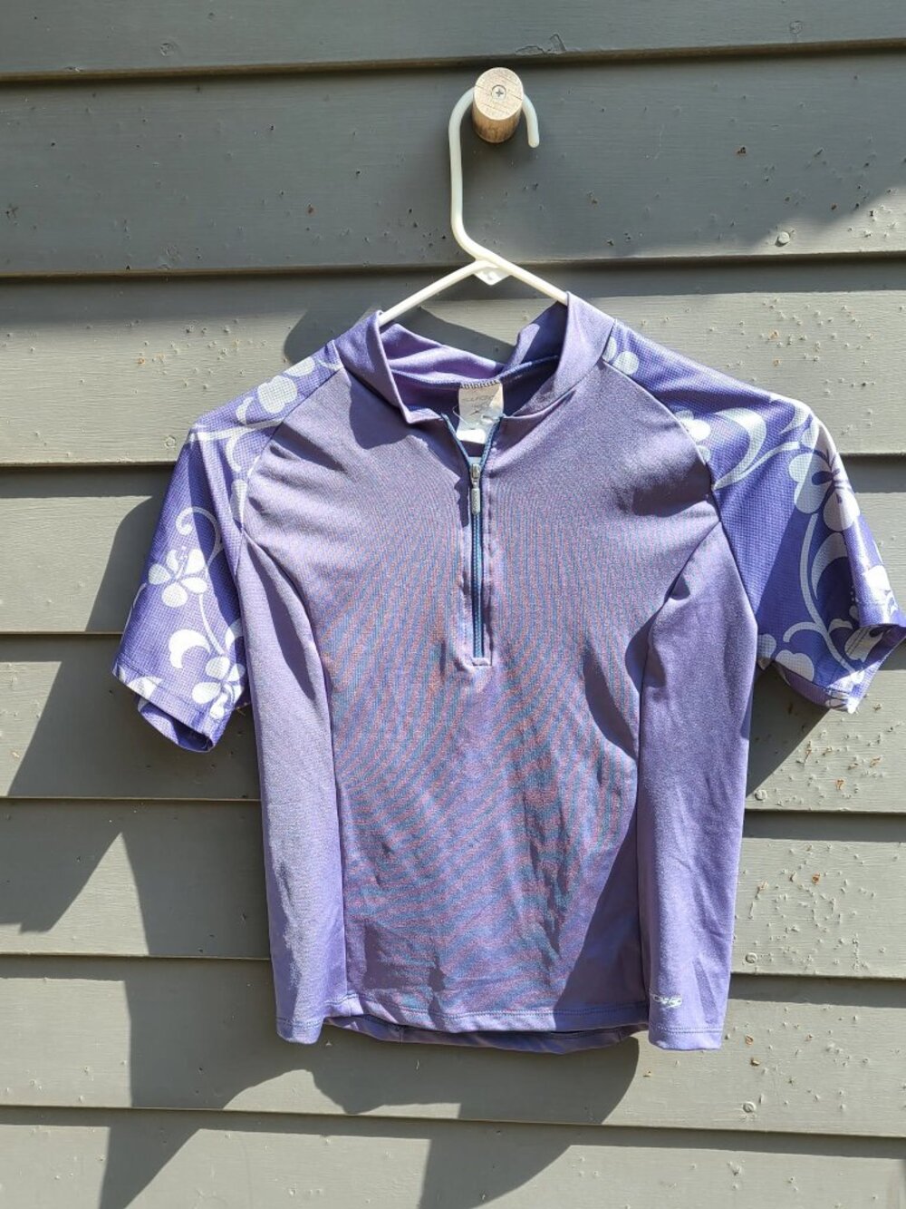 Sugoi Riding Top Blue with Back Kangaroo Pocket size Large - Picture 1 of 7